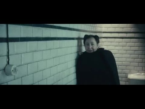 Tratamos demasiado bien a las mujeres