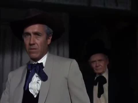 A Big Hand for the Little Lady