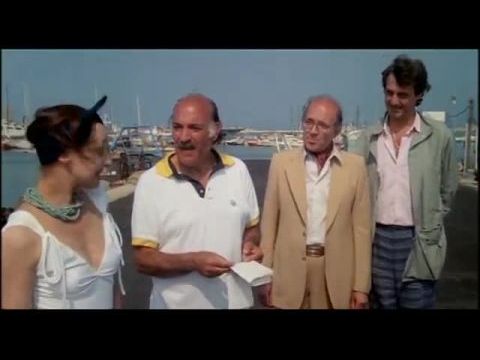 Mezzo destro mezzo sinistro - 2 calciatori senza pallone