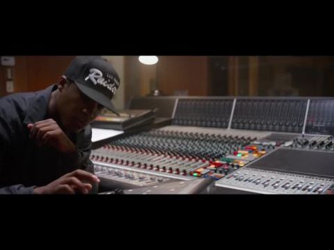 Egyenesen Comptonból