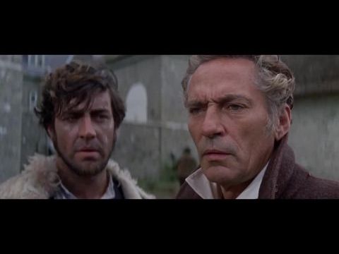 Távol a tébolyult tömegtől