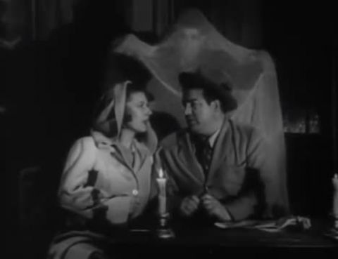 Szellemeknek áll a világ