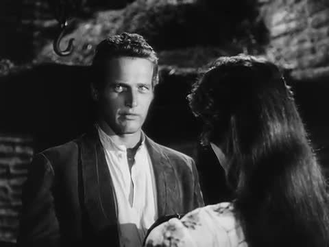 A balkezes pisztolyhős