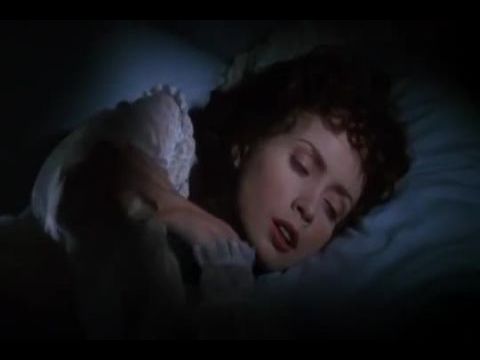 Drakula halott és élvezi