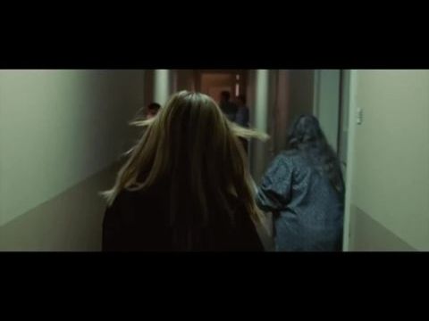 Veronika meg akar halni