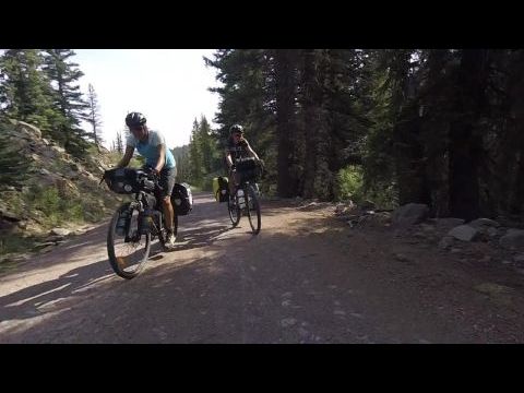 Grizzly Tour - Lányok a biciklinyeregben