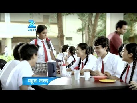 Khelti Hai Zindagi Aankh Micholi