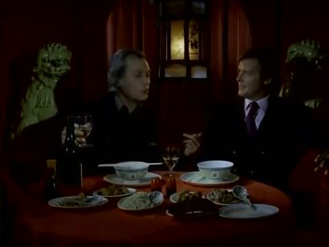 Minden lépen két kanál