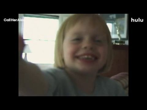 Alex Cooper: A podcast királynője