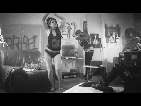 Vesszenek az öregek