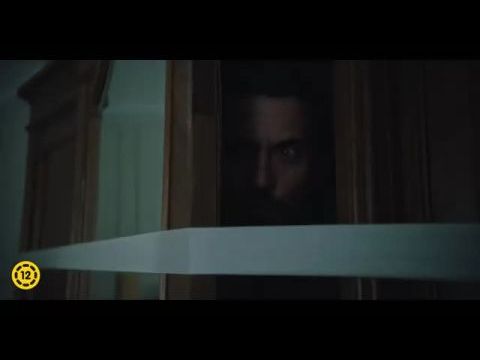 Idegen a szekrényben