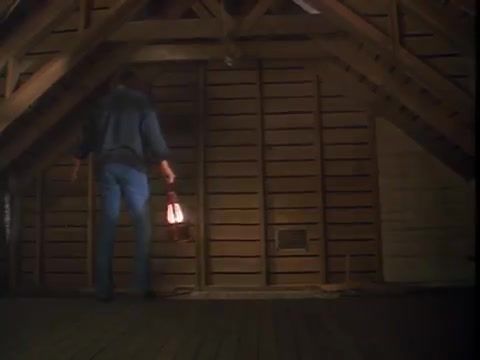 Egy házban az ellenséggel