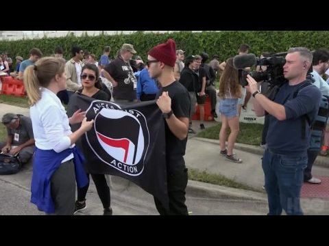 Alexandra Pelosi - Kényelmetlen kérdések nyomában