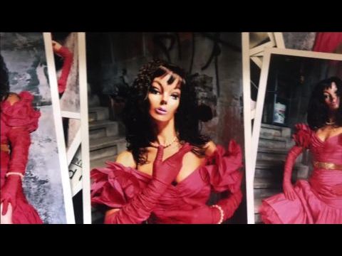 Narcissister Organ Player