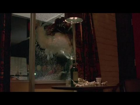 Gátlástalanul (Törvényen túl)